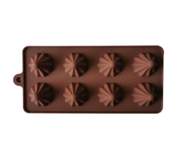 Silicone Chocolate Mould with 8 Cavities Featuring Elegant Fan Shell Design, Flexible Non-Stick Baking Tray Mold for Chocolates, Candies, and Decorative Treats – Brown